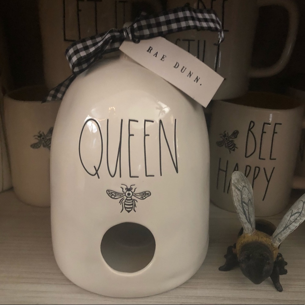 Brand New Rae Dunn Spring 2020 Queen Birdhouse